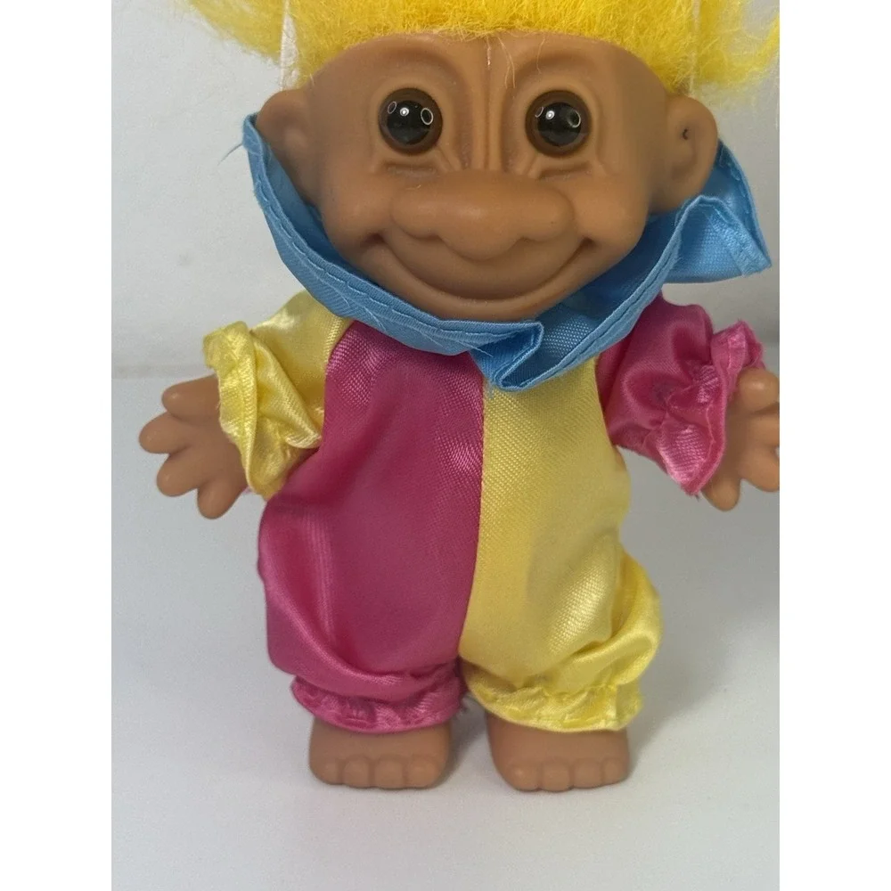 HAPPY BIRTHDAY CLOWN ACE NOVELTY Troll Doll YELLOW HAIR W/ Birthday Hat & Outfit